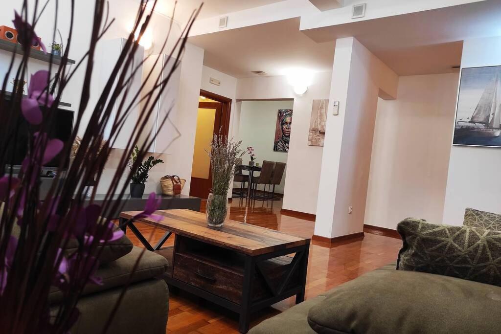 Spacious Apartment Near City Center And The Beach Split Exterior foto